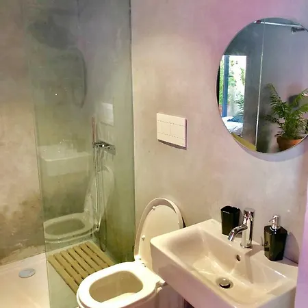 Lorry - Converted Townhouse Holiday home *