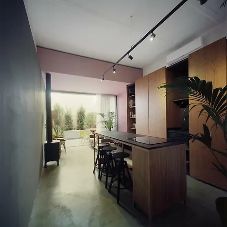 Holiday home Lorry - Converted Townhouse *