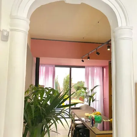 Lorry - Converted Townhouse בית נופש סליאמה