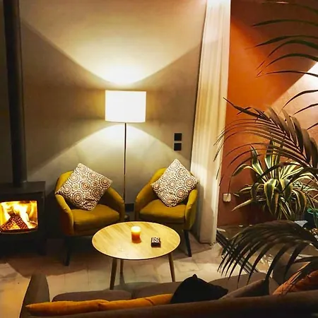 Lorry - Converted Townhouse Holiday home *